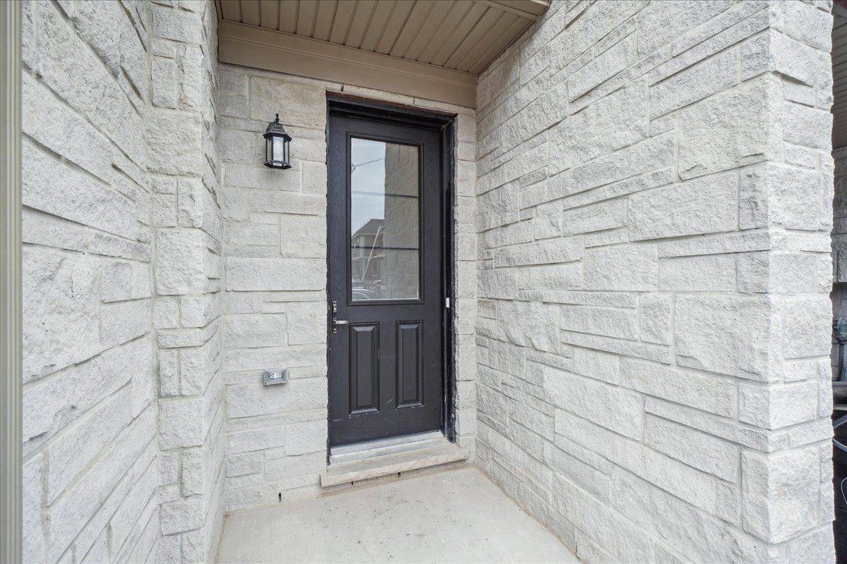 2096 FAIRMONT Common, Burlington, ON L7P 0V8
