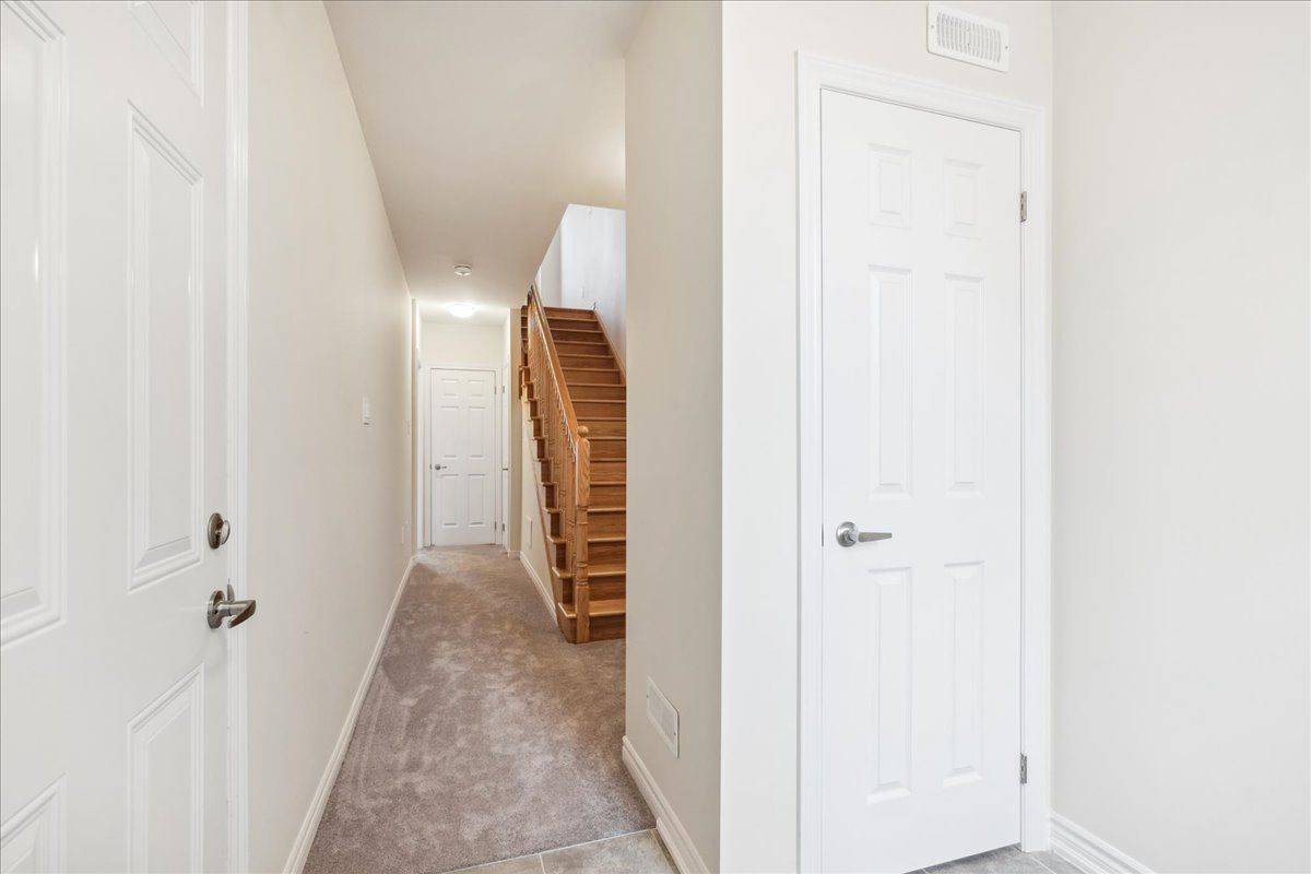 2096 FAIRMONT Common, Burlington, ON L7P 0V8