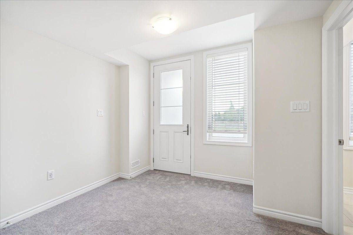 2096 FAIRMONT Common, Burlington, ON L7P 0V8