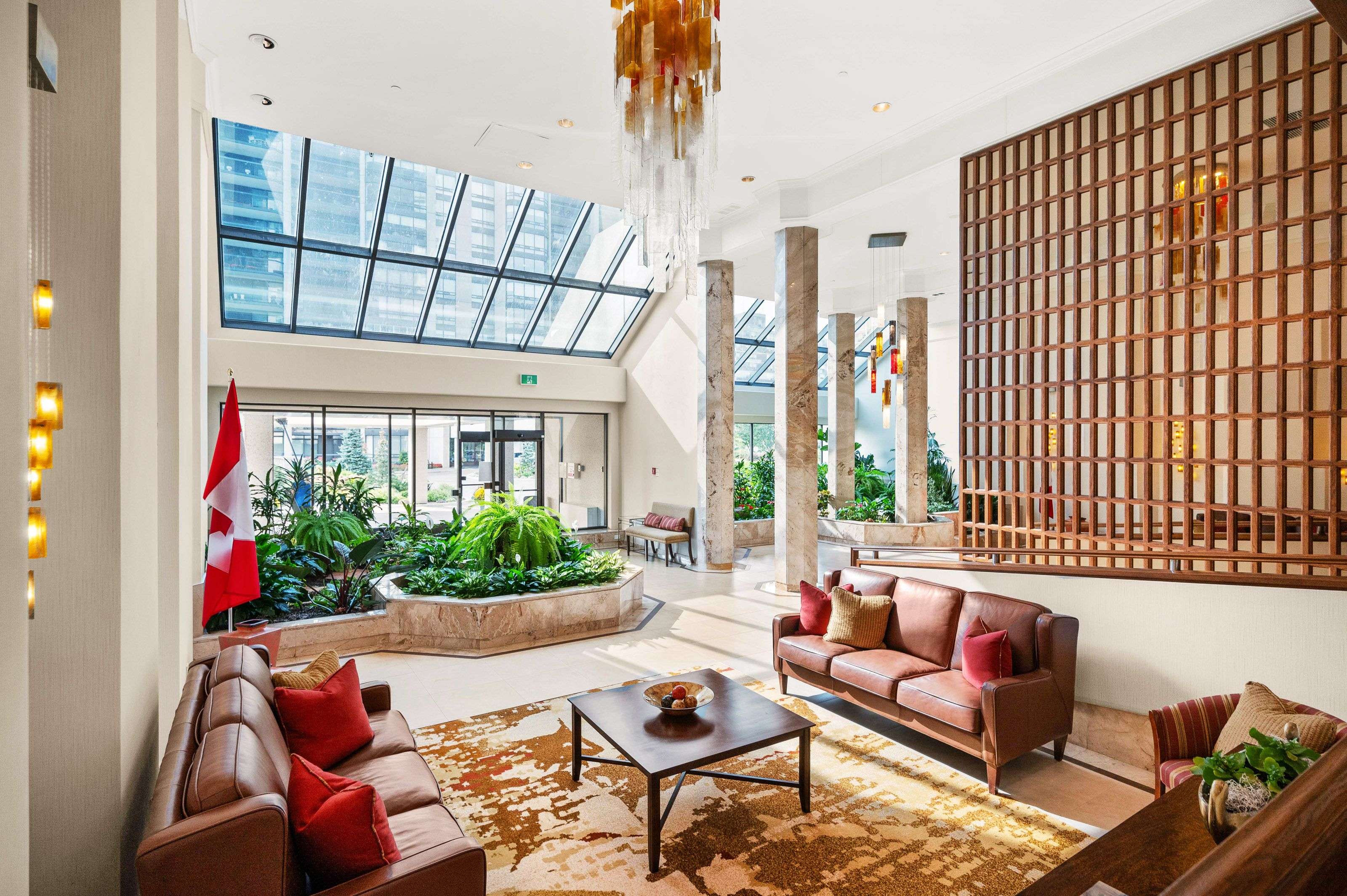 2170 Marine DR #403, Oakville, ON L6L 5V1