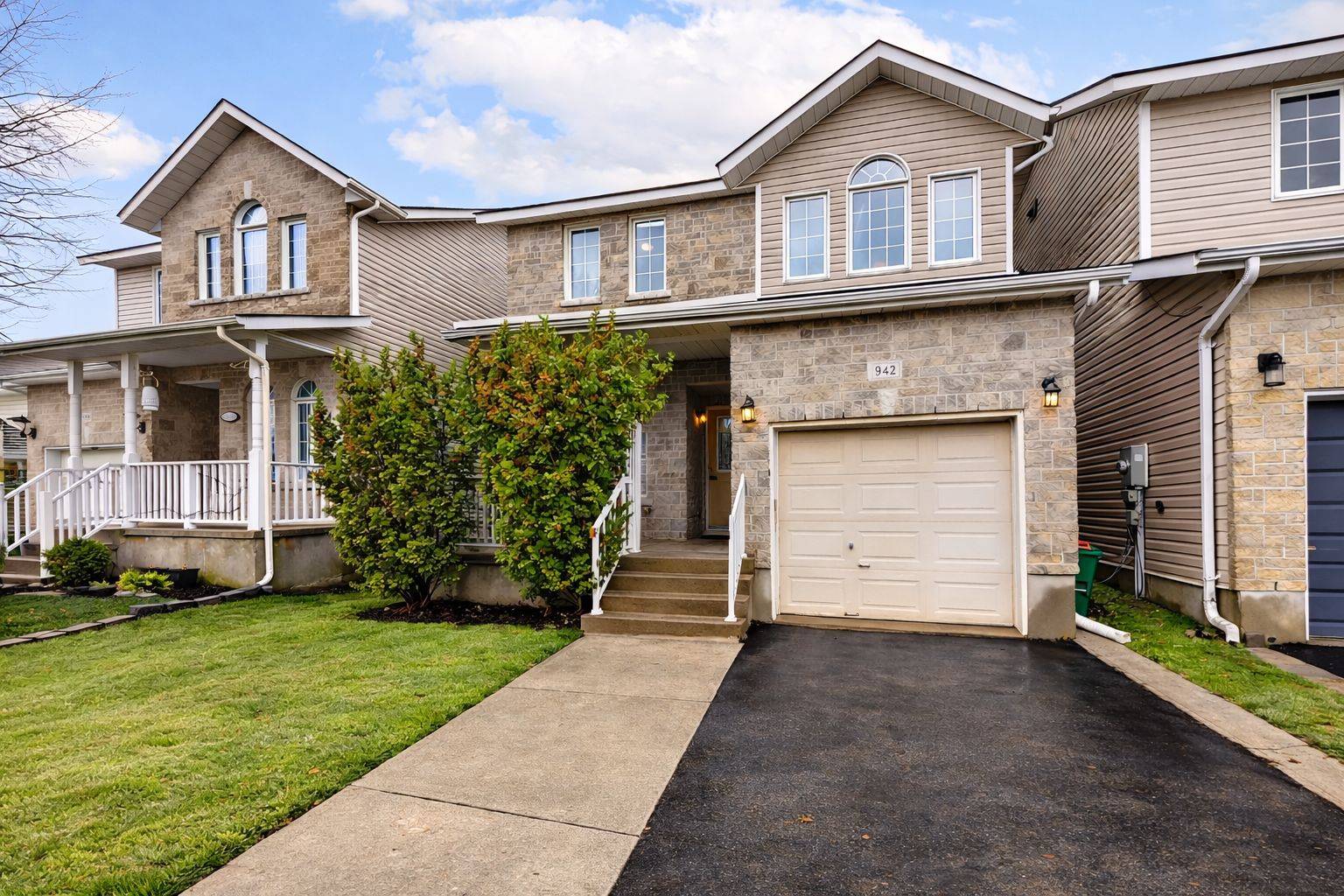 942 Bluffwood AVE, Kingston, ON K7K 7K5