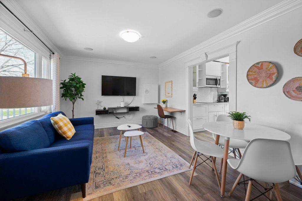 830 Mohawk RD E, Hamilton, ON L8T 2R5