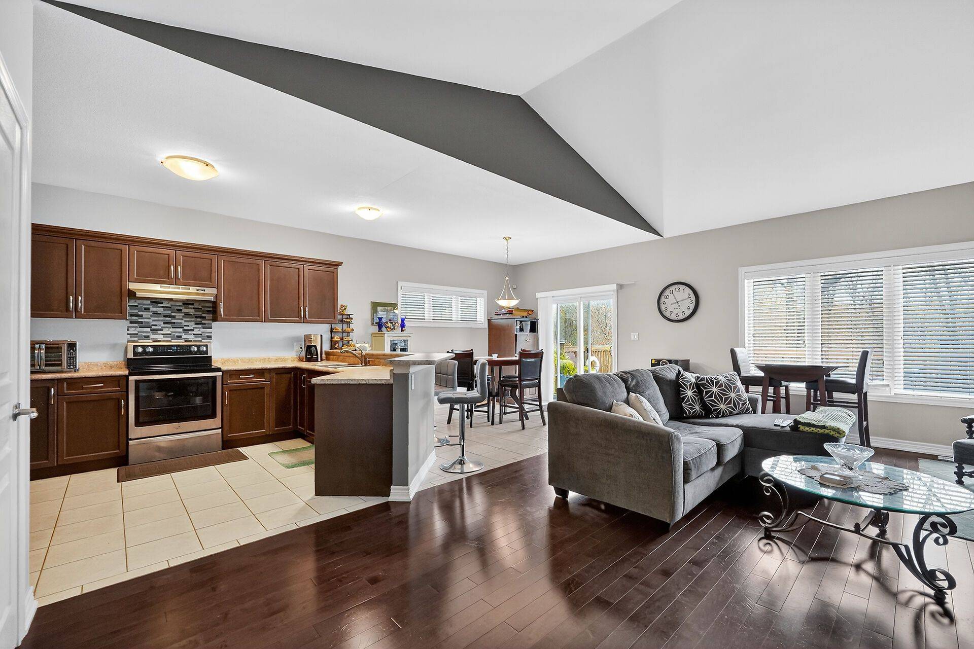 3563 Dominion RD, Fort Erie, ON L0S 1N0