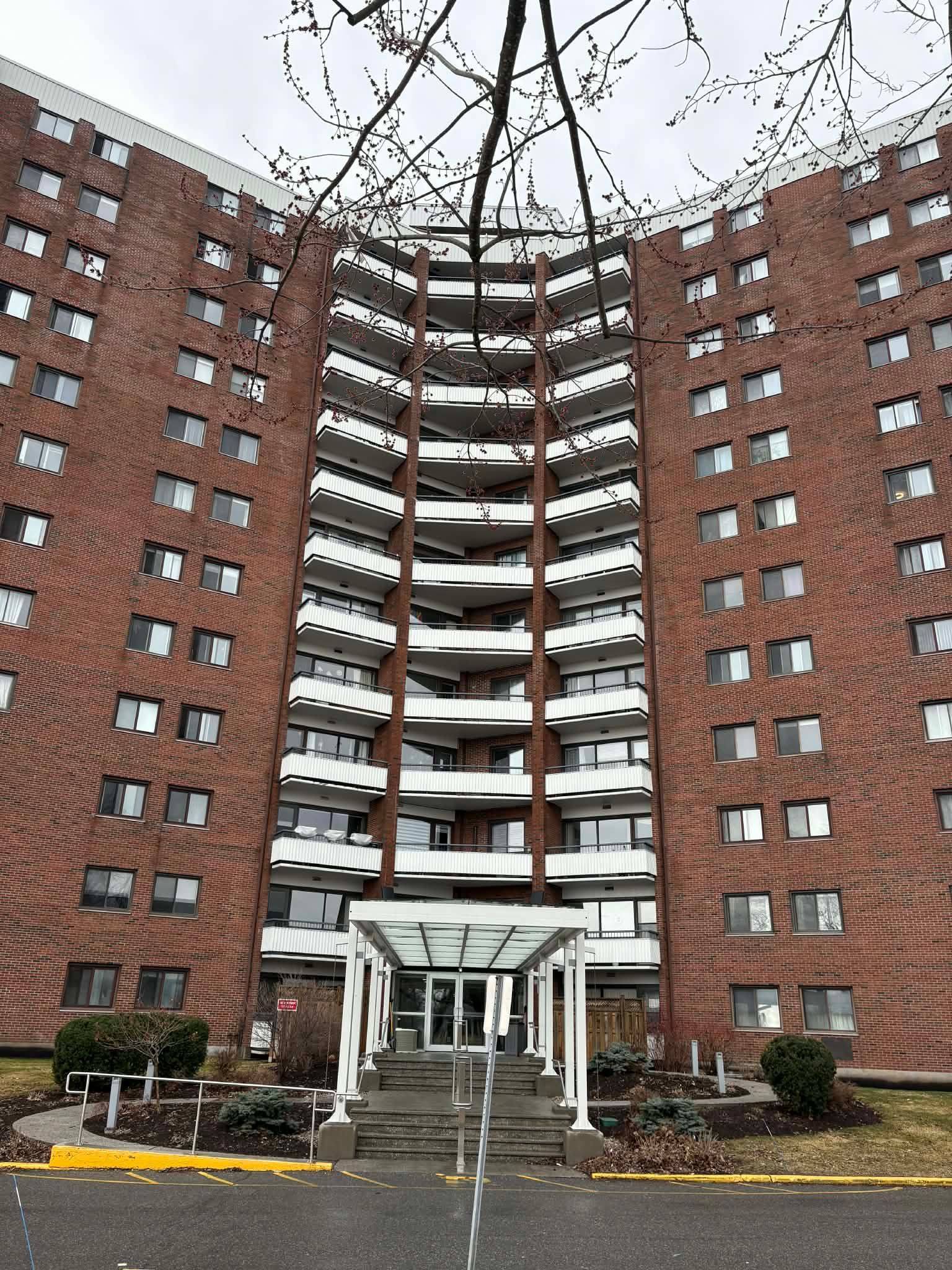 20 Chesterton DR #1217, Cityview - Parkwoods Hills - Rideau Shore, ON K2E 6Z7