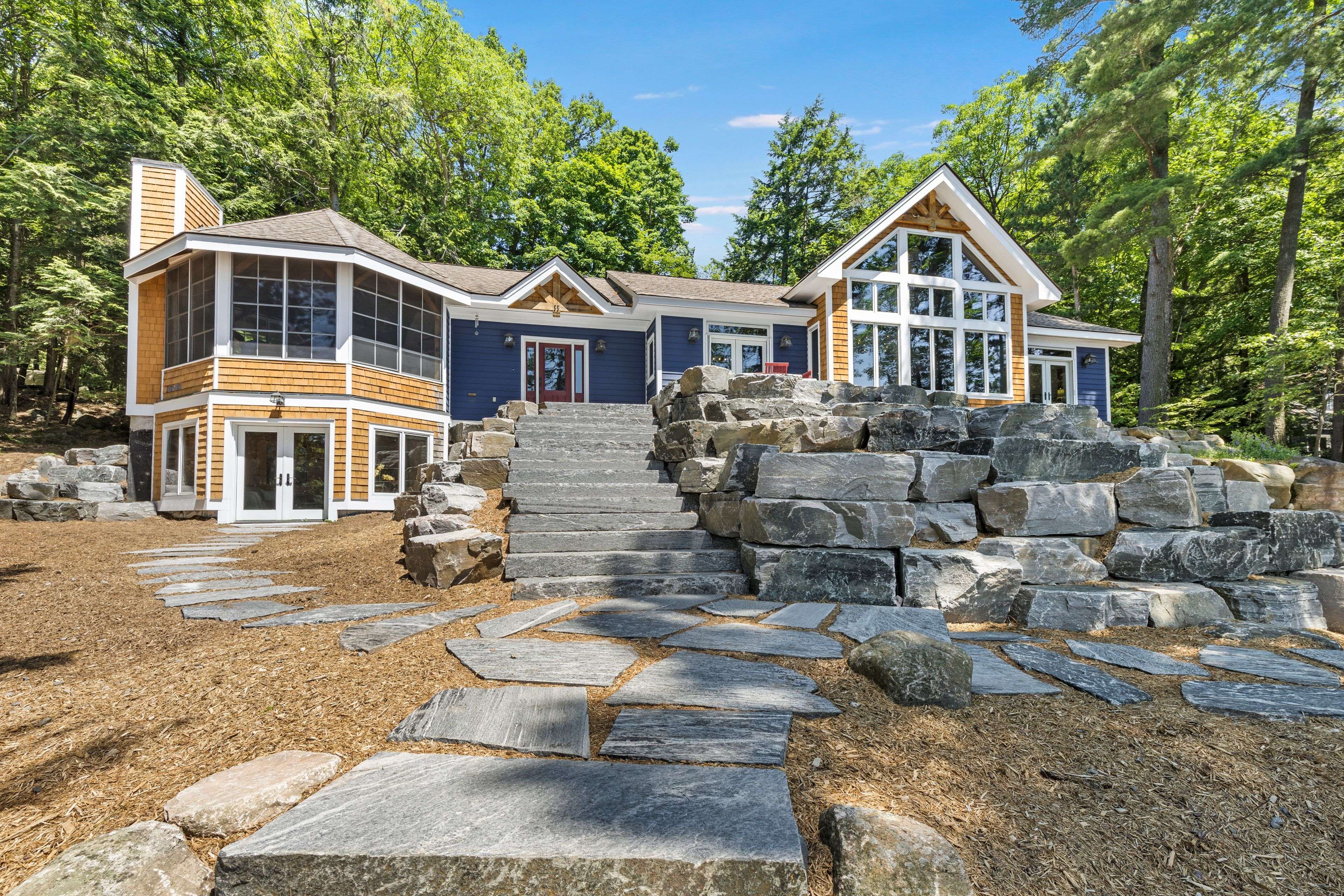 50 BIGWIN IS, Lake Of Bays, ON P0B 1A0