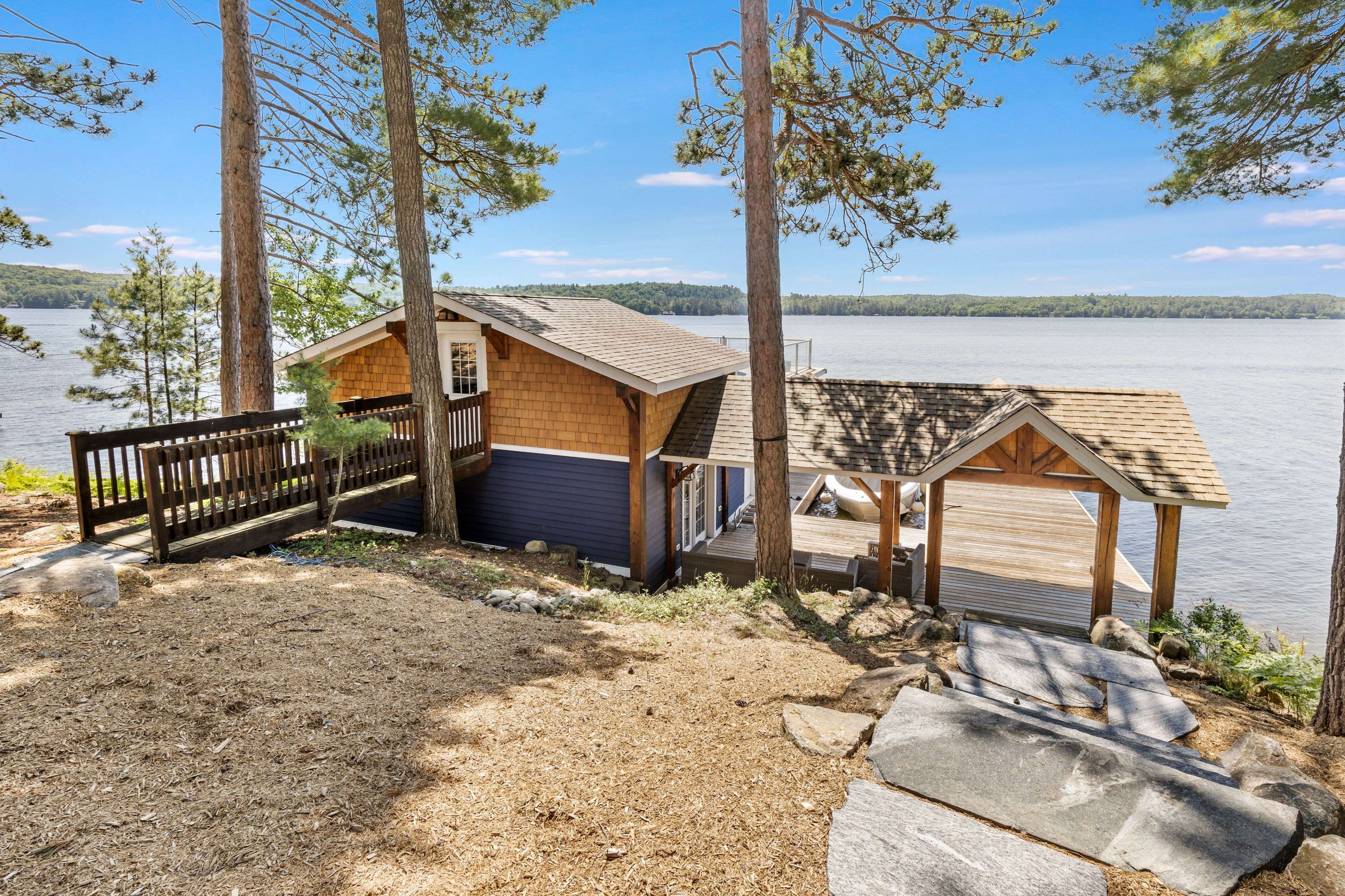 50 BIGWIN IS, Lake Of Bays, ON P0B 1A0