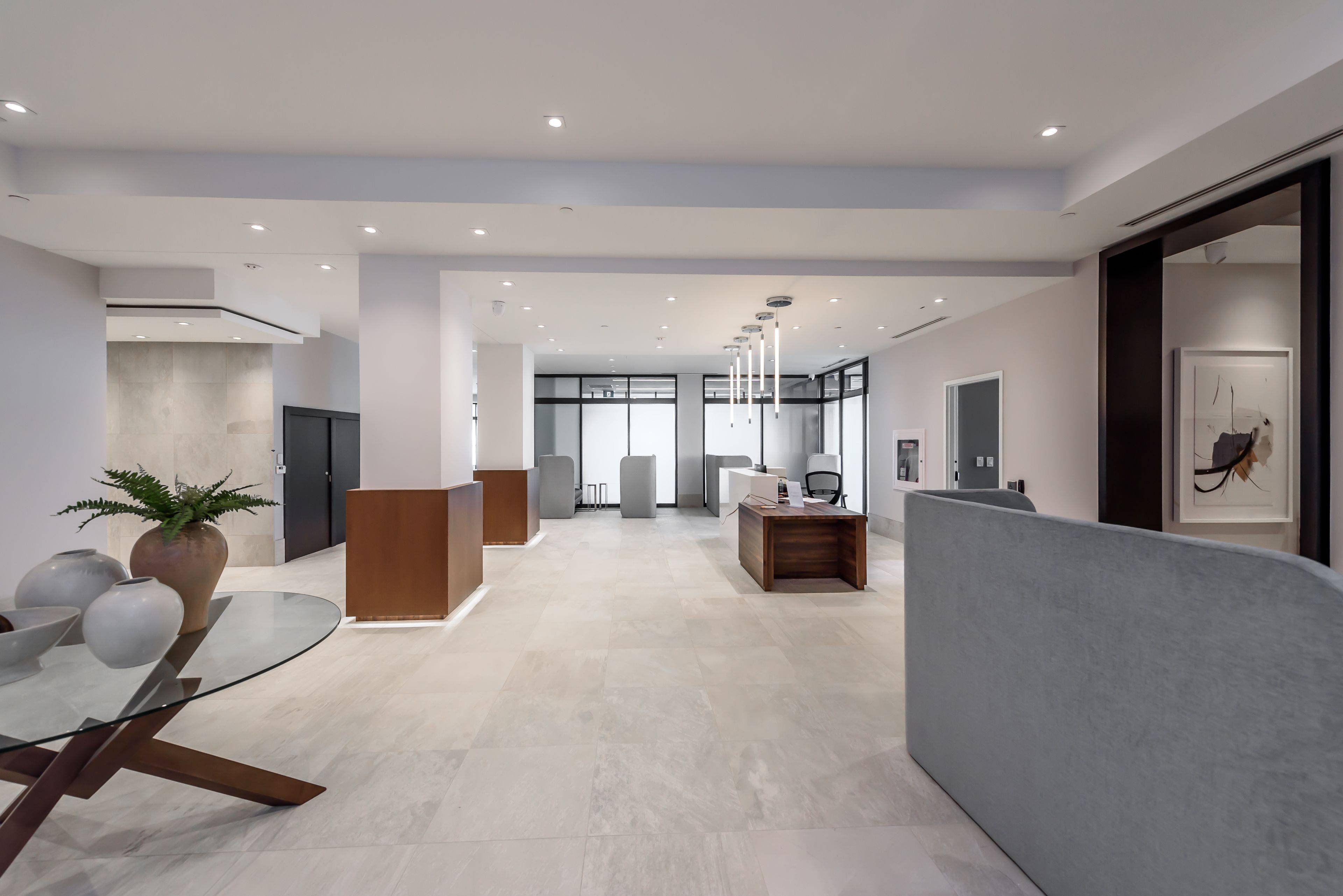 385 Winston RD #1607, Grimsby, ON L3M 4E8