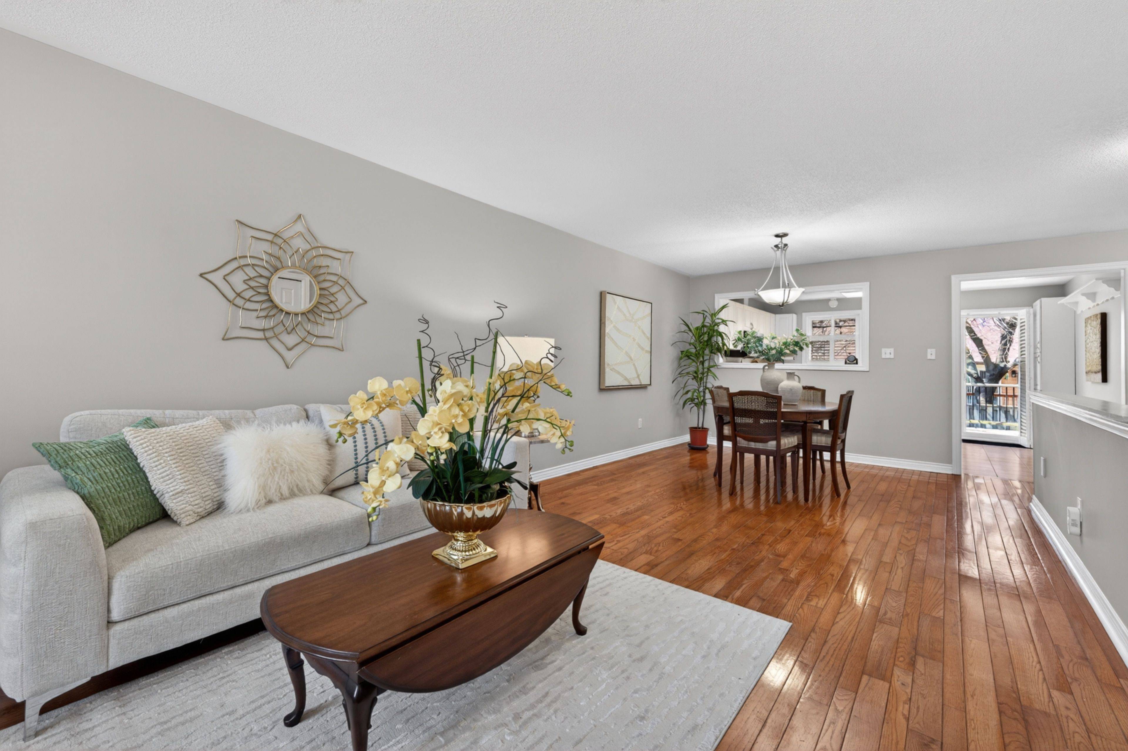 165 Main ST E #13, Grimsby, ON L3M 1P2