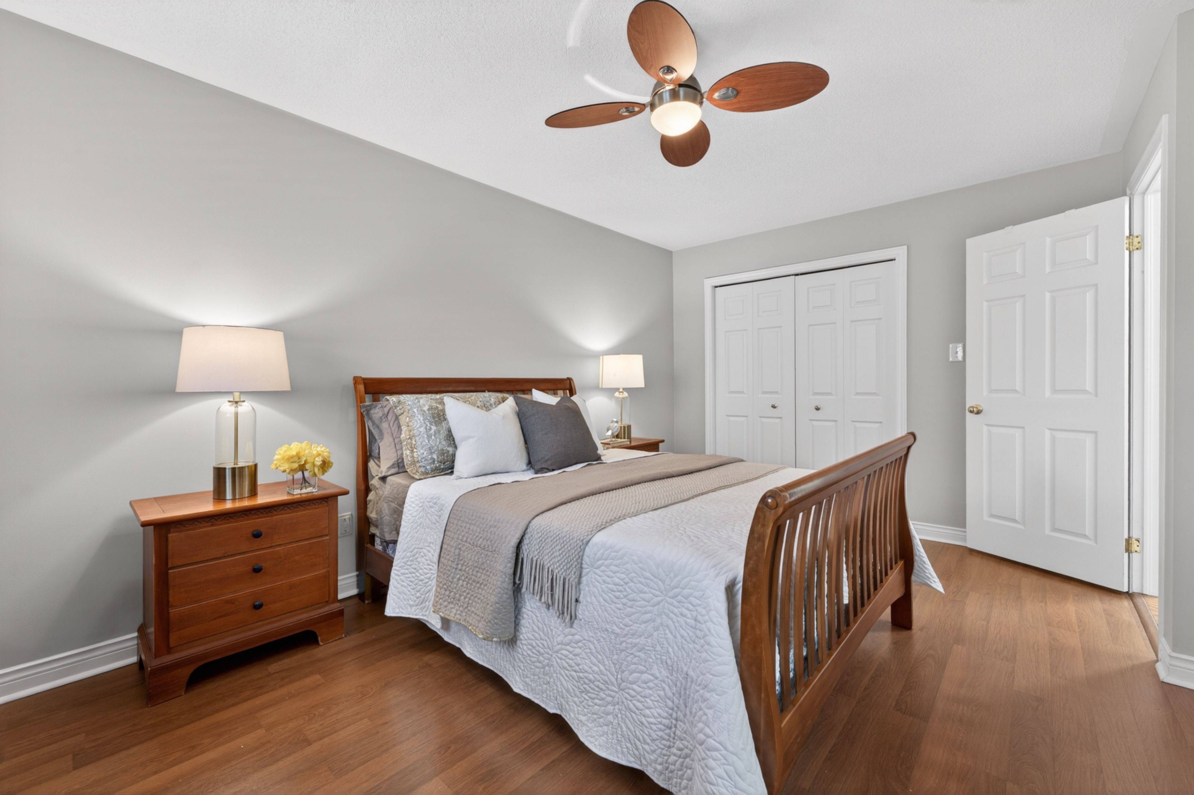 165 Main ST E #13, Grimsby, ON L3M 1P2