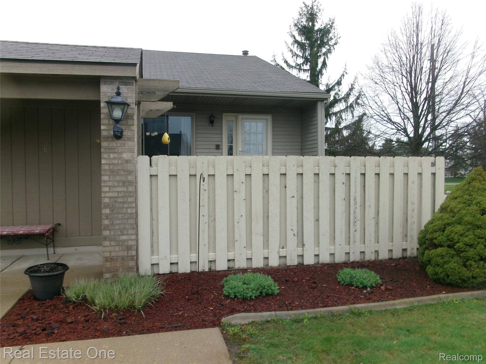 61960 Arlington CIR #6, South Lyon, MI 48178