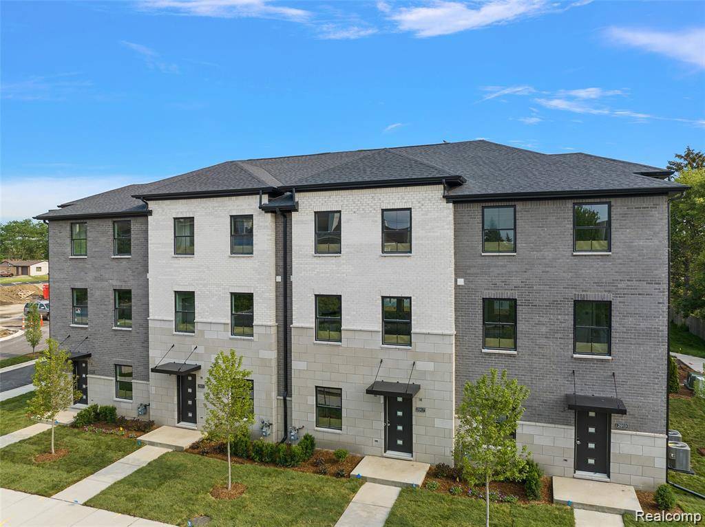 2813 Summers PL, Troy, MI 48084