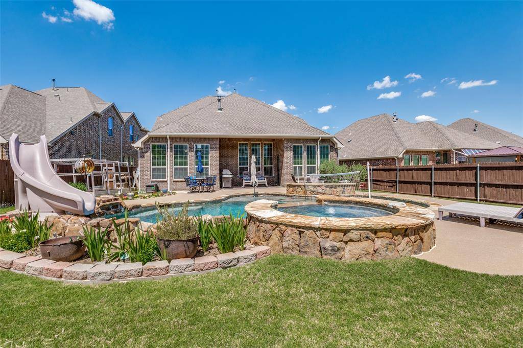 412 Dominion Drive, Euless, TX 76039