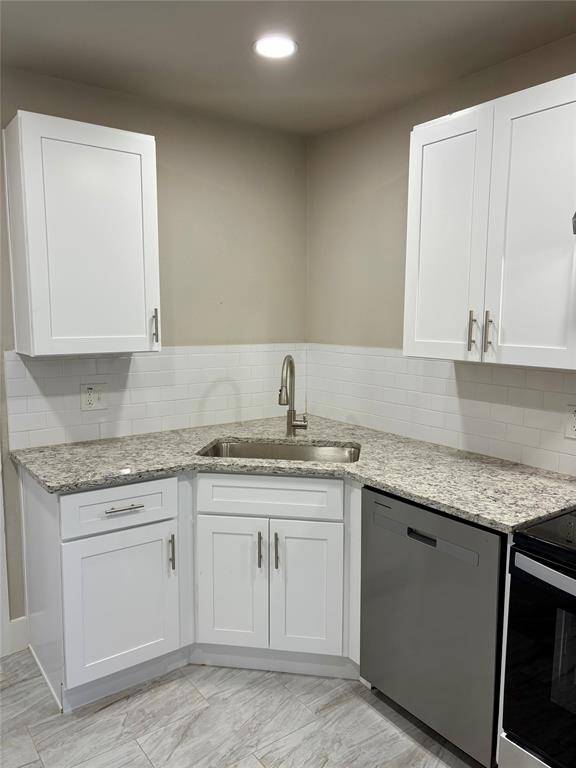 915 Hartsdale Drive, Dallas, TX 75211