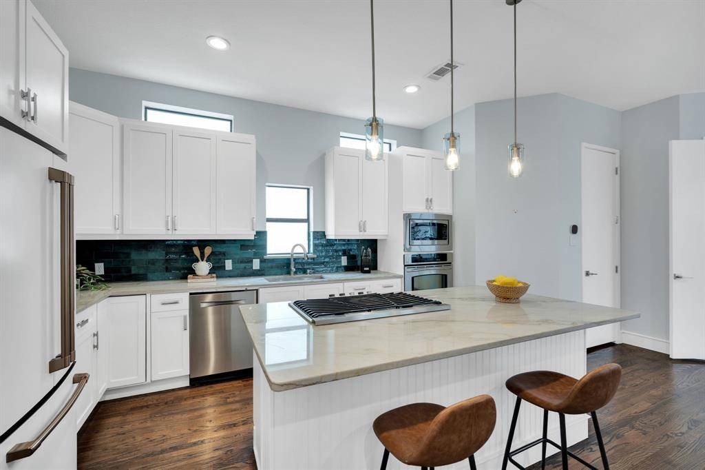 2119 Albany Street, Dallas, TX 75201