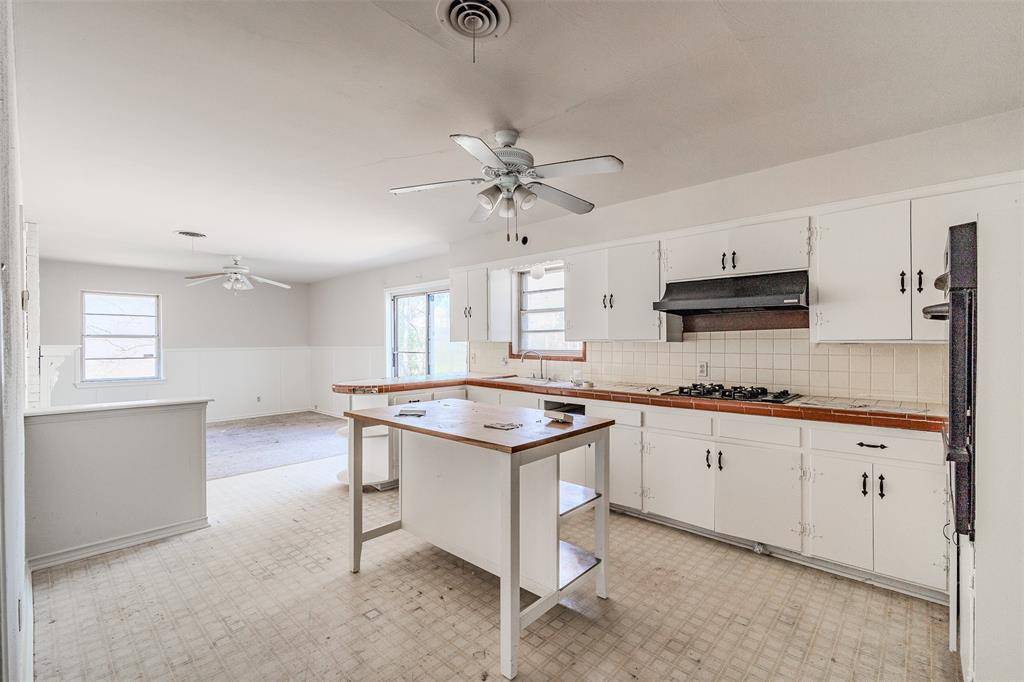 2348 Wildoak Drive, Dallas, TX 75228