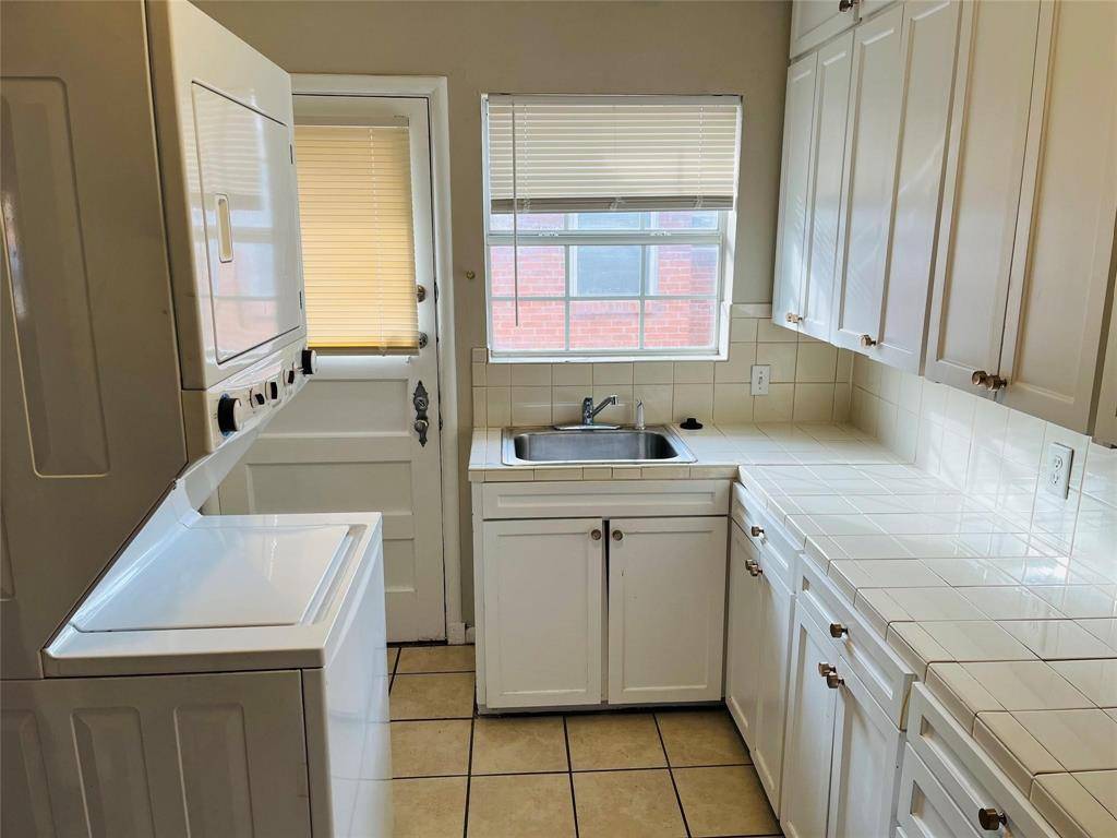 6235 Saint Moritz Avenue, Dallas, TX 75214