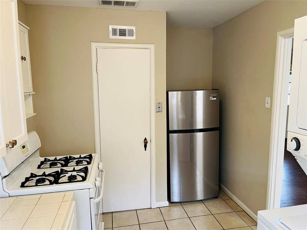 6235 Saint Moritz Avenue, Dallas, TX 75214