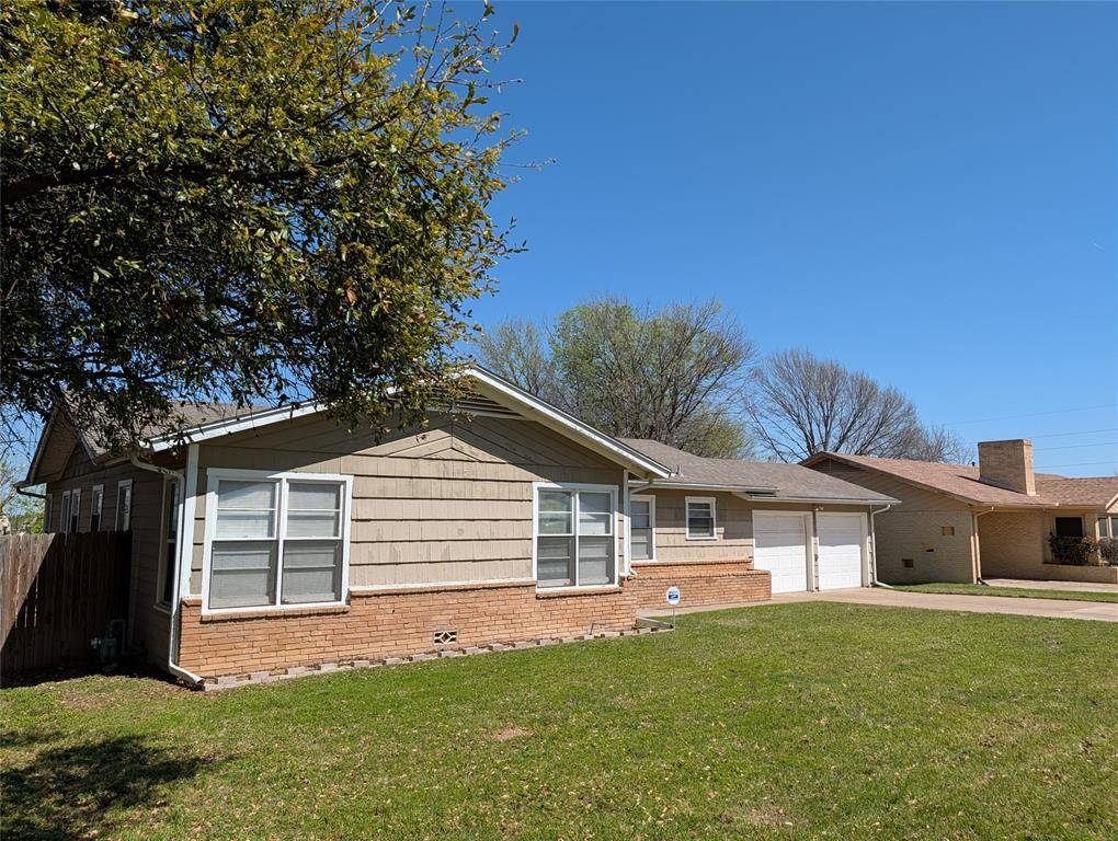 2413 Hillview Drive, Fort Worth, TX 76119