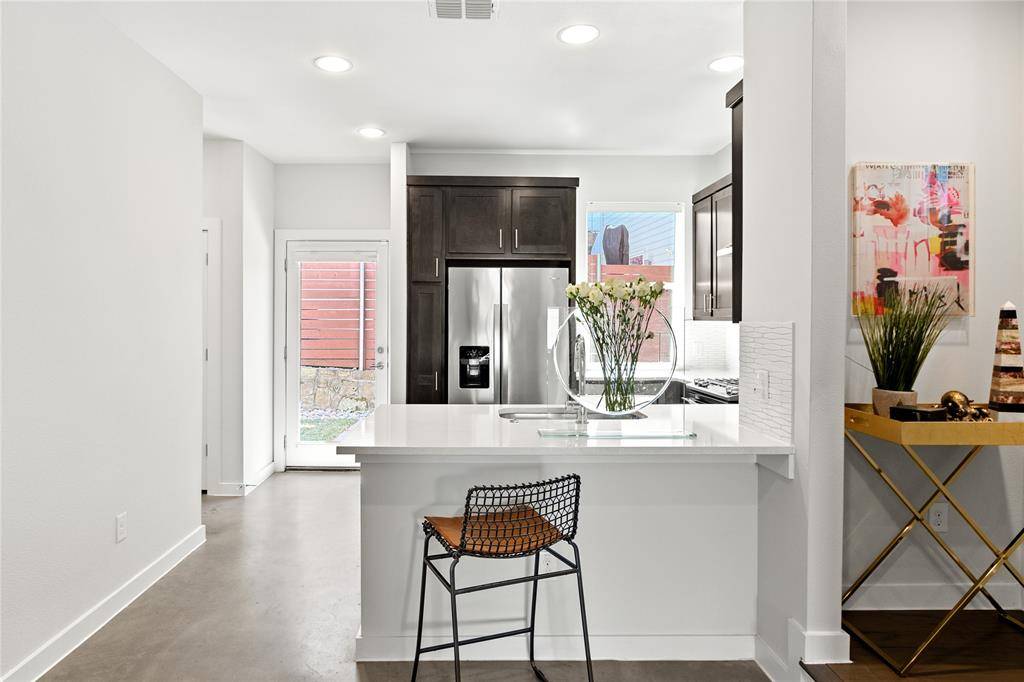 1228 Clifftop Lane, Dallas, TX 75208