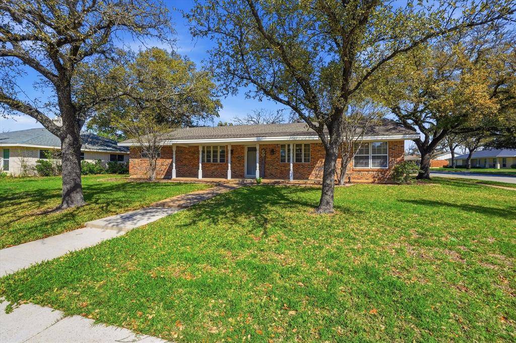 3311 Peachtree Lane, Pantego, TX 76013