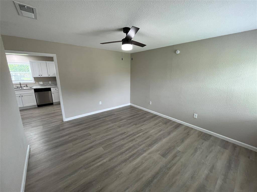 1220 Chapman Drive, Mesquite, TX 75149