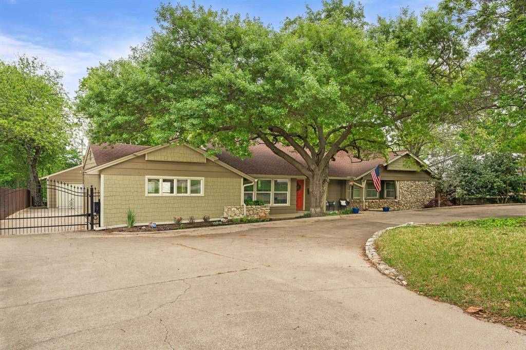 3909 Clayton Road E, Fort Worth, TX 76116