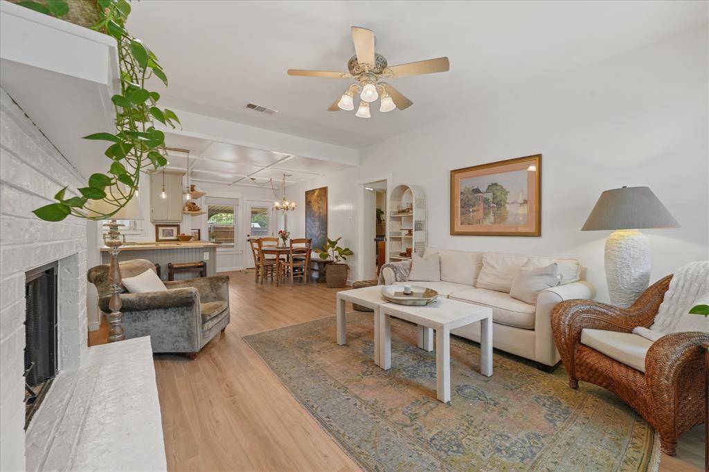 605 Meadow Lane, Roanoke, TX 76262