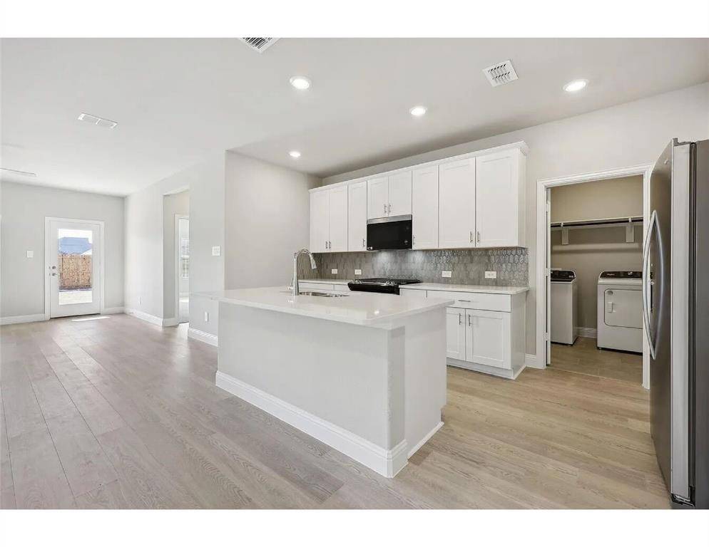 707 Hemingway Lane, Lowry Crossing, TX 75069