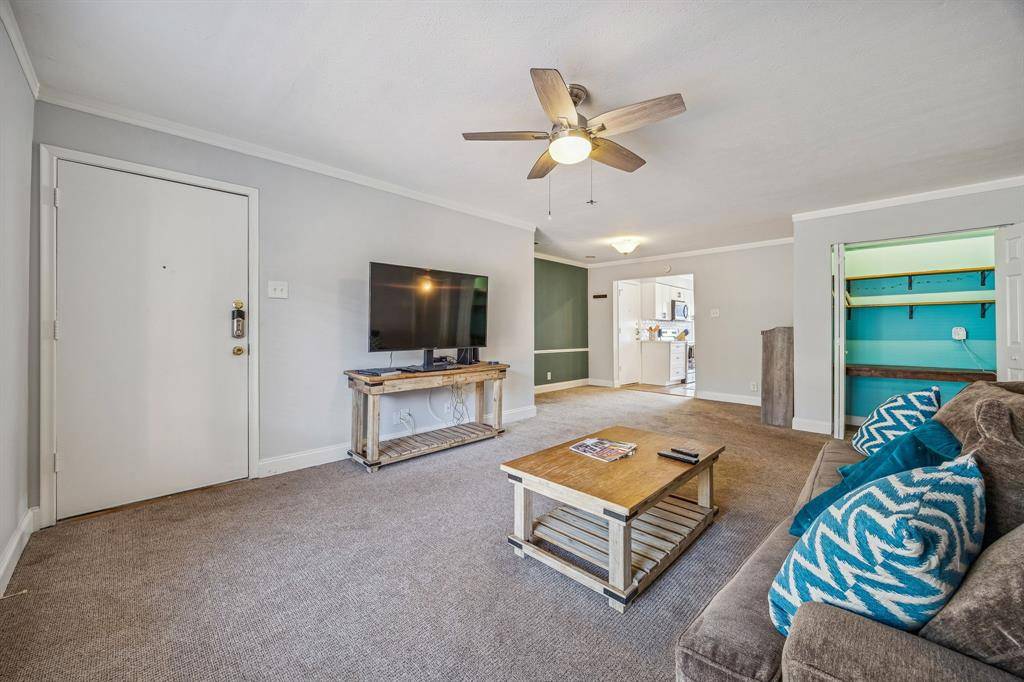 10019 Regal Park Lane #207, Dallas, TX 75230