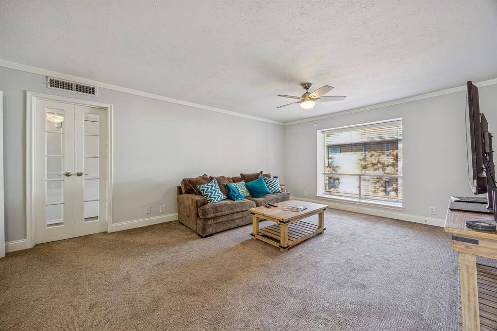 10019 Regal Park Lane #207, Dallas, TX 75230