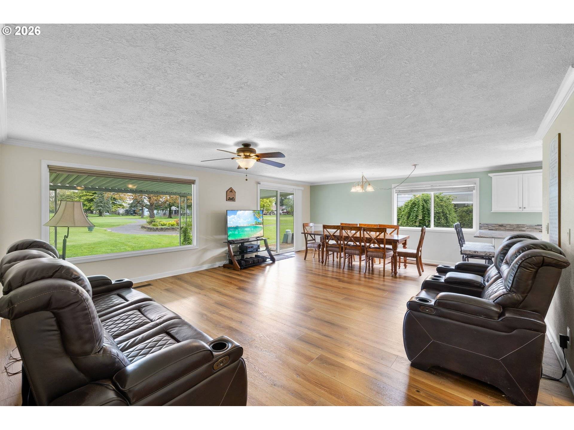 2219 SANTIAM DR, Woodburn, OR 97071