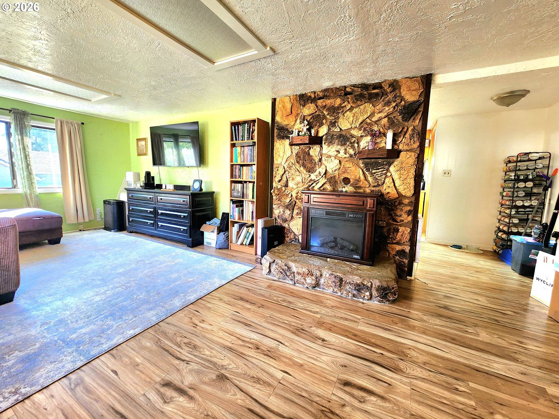 328 E FIFTH AVE, Sutherlin, OR 97479