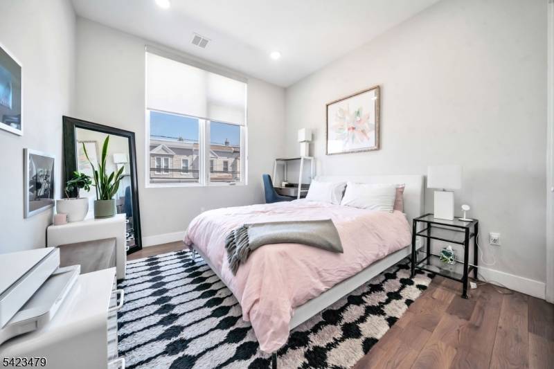 209 Bowers St, Jersey City, NJ 07307