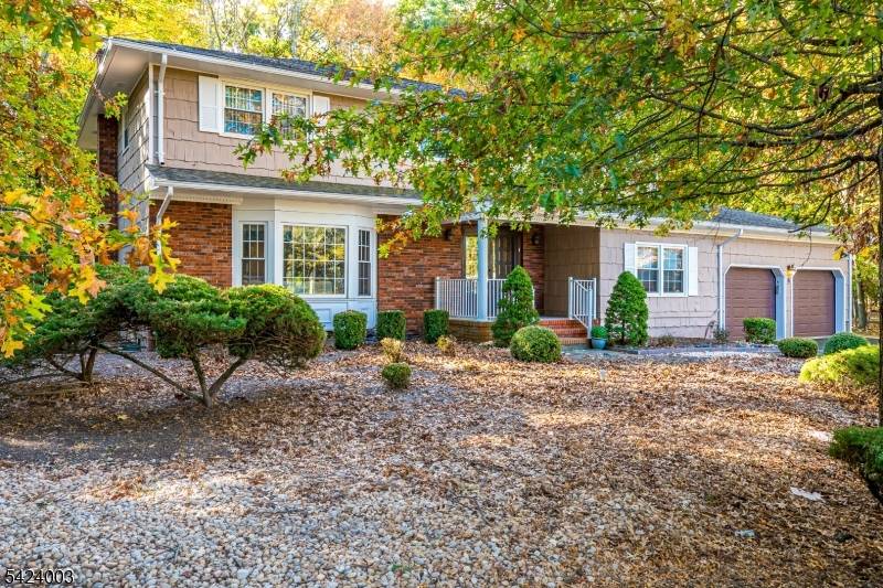 8 Woodmere Rd, North Brunswick Twp., NJ 08902