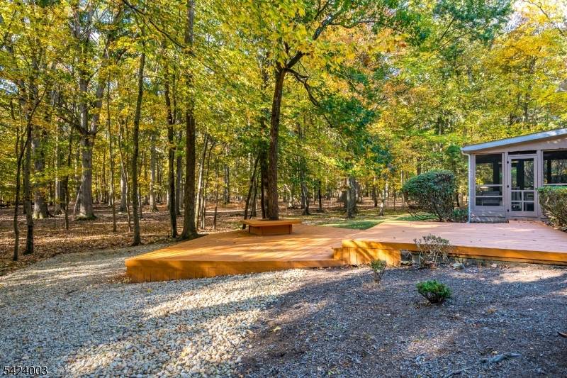 8 Woodmere Rd, North Brunswick Twp., NJ 08902