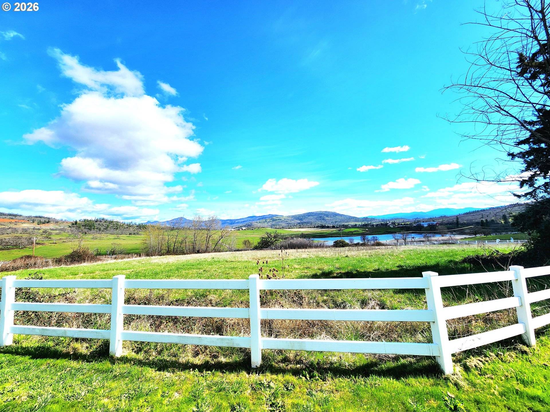 120 HAMMEL RD, Eagle Point, OR 97524