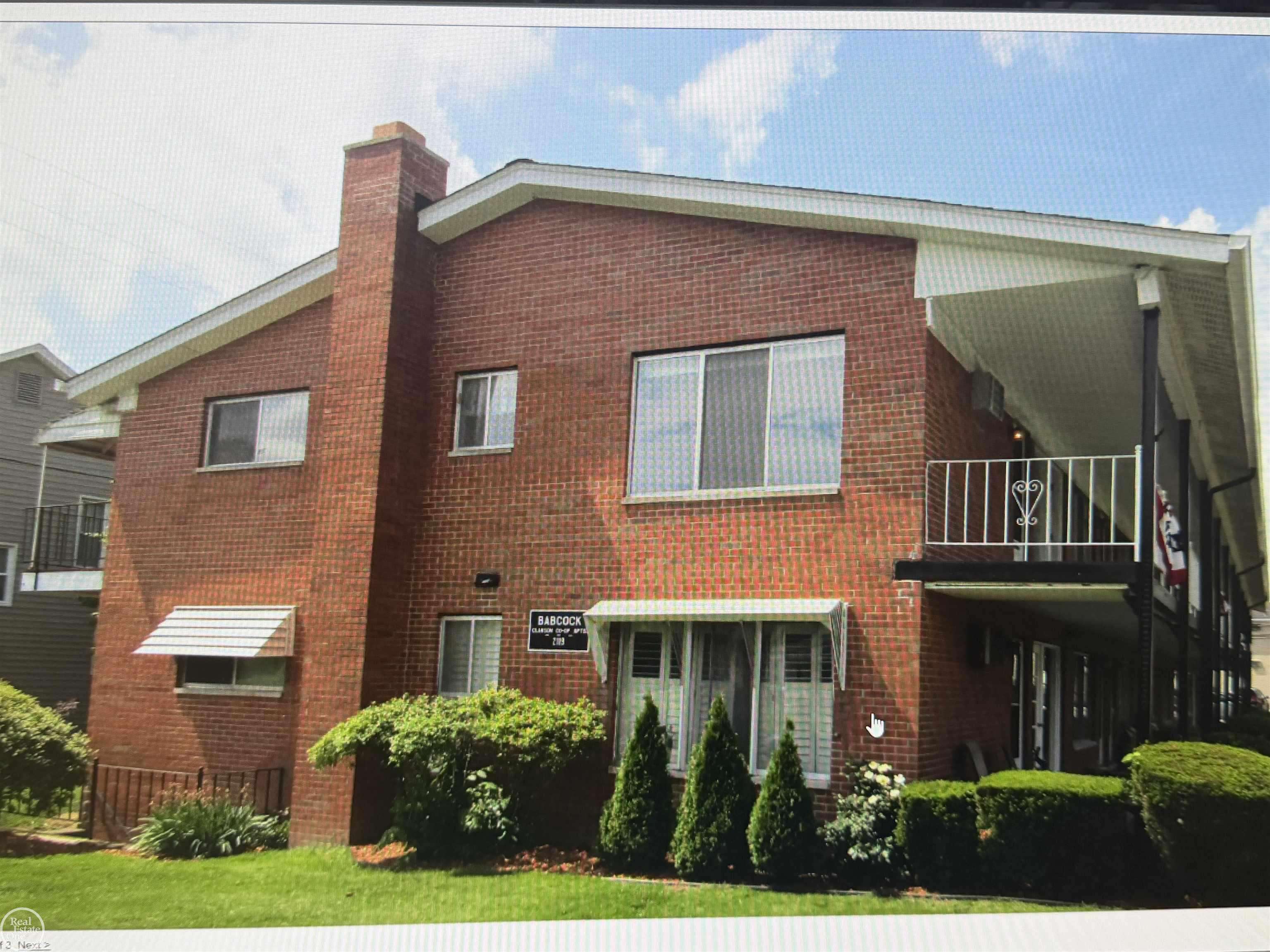 2121 CLAWSON AVE, Royal Oak, MI 48073