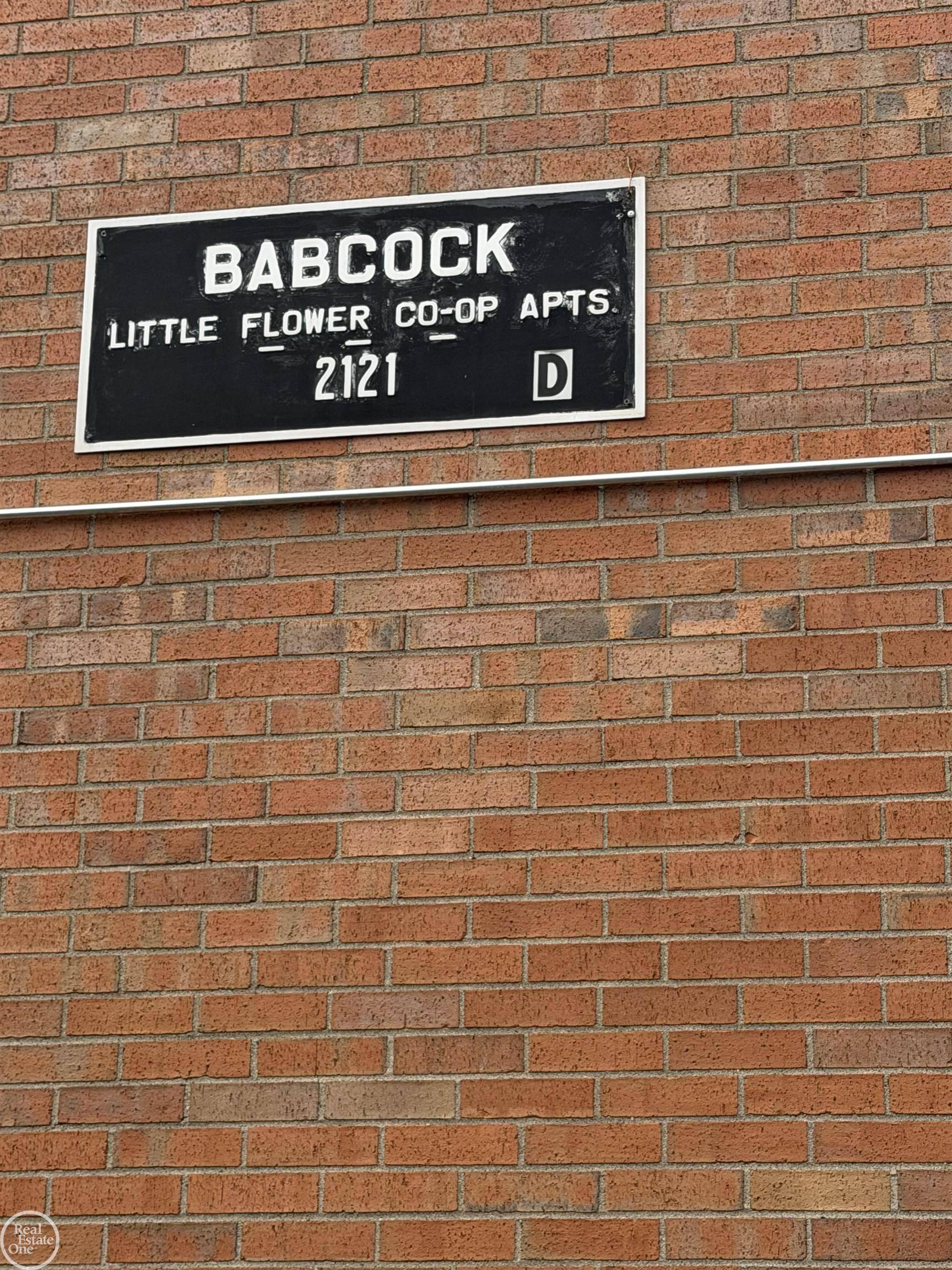 2121 CLAWSON AVE, Royal Oak, MI 48073