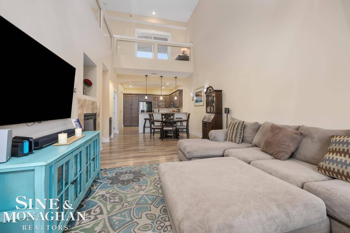 503 Adams AVE, Grand Haven, MI 49417