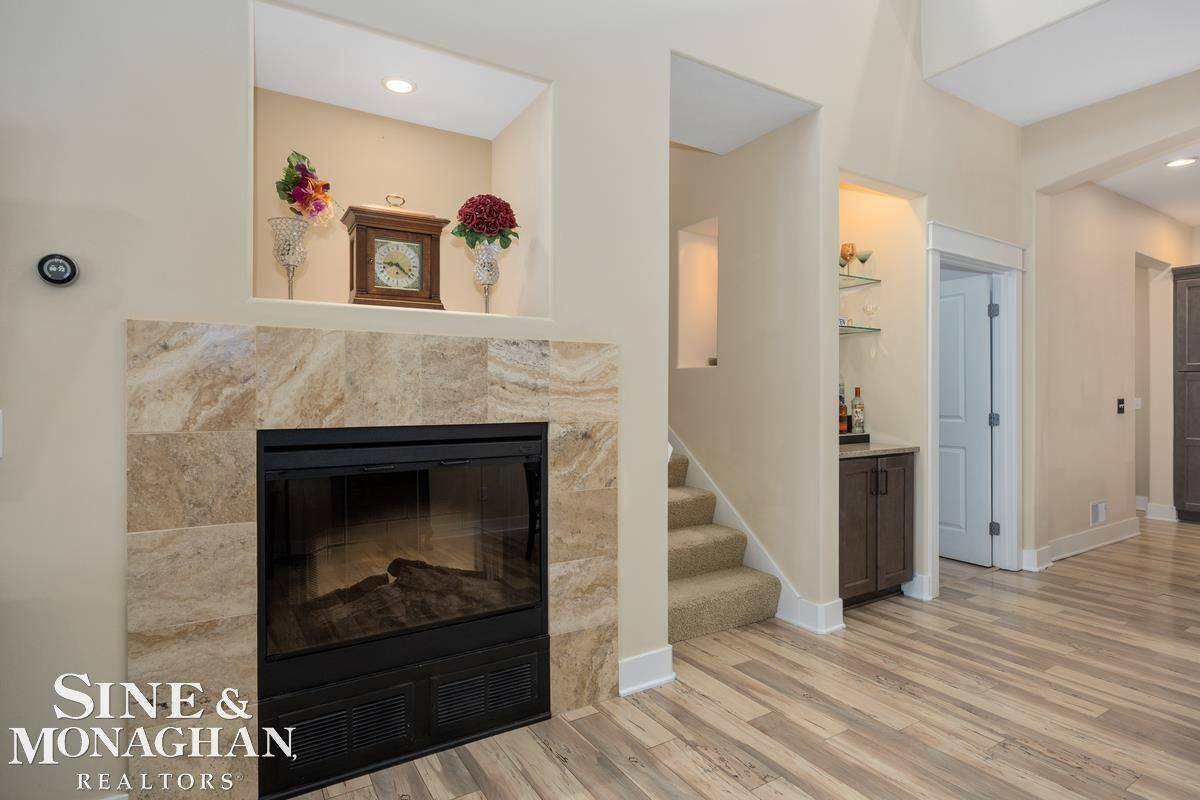 503 Adams AVE, Grand Haven, MI 49417