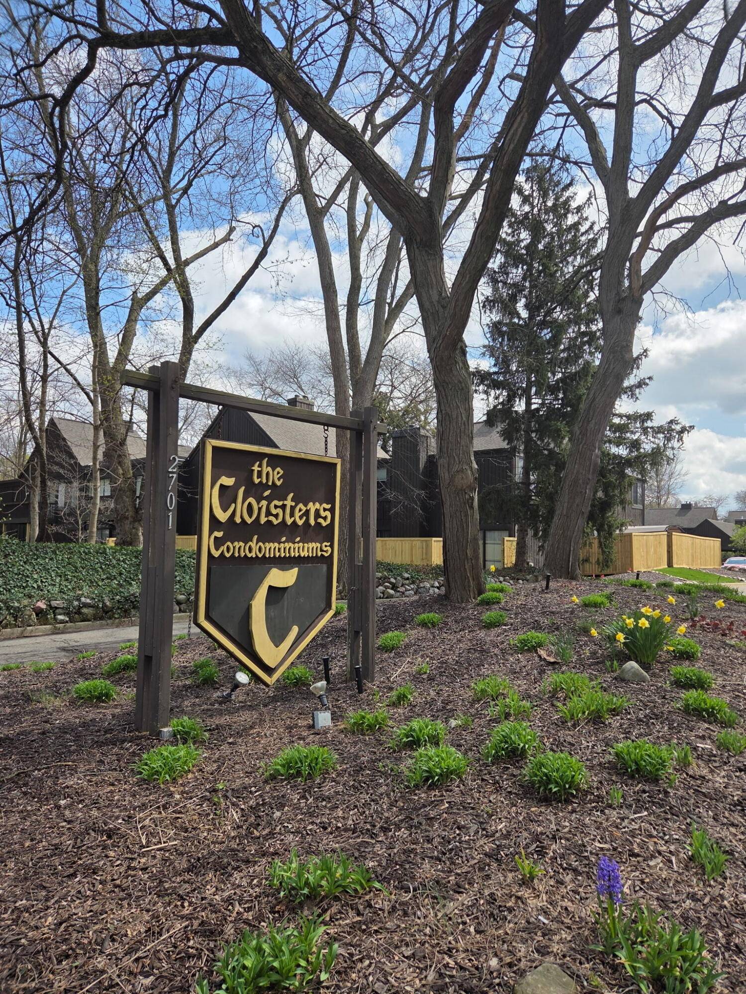 156 Carberry Hill CT, Kalamazoo Twp, MI 49006