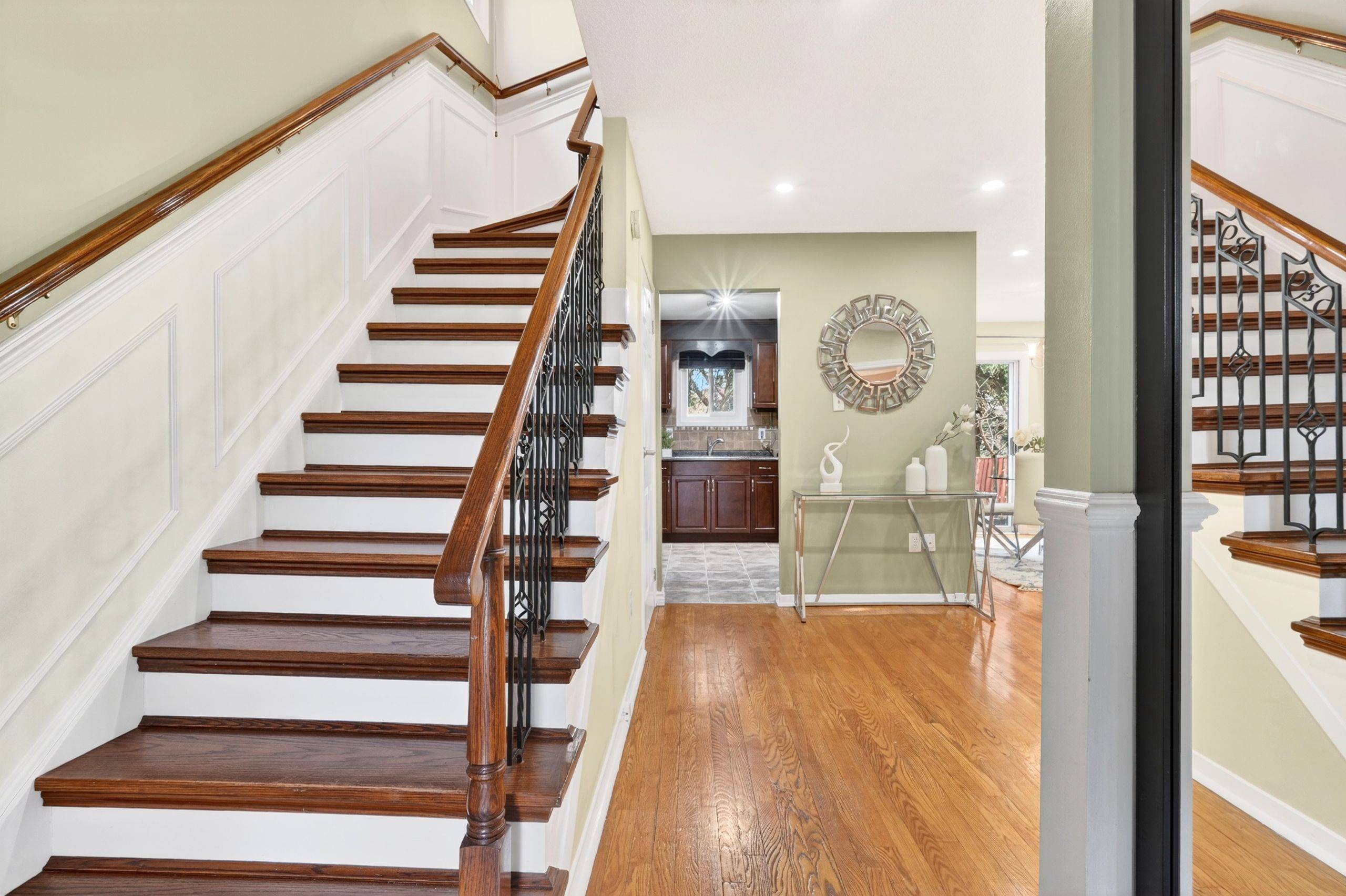 129 Radford DR, Ajax, ON L1T 2C3