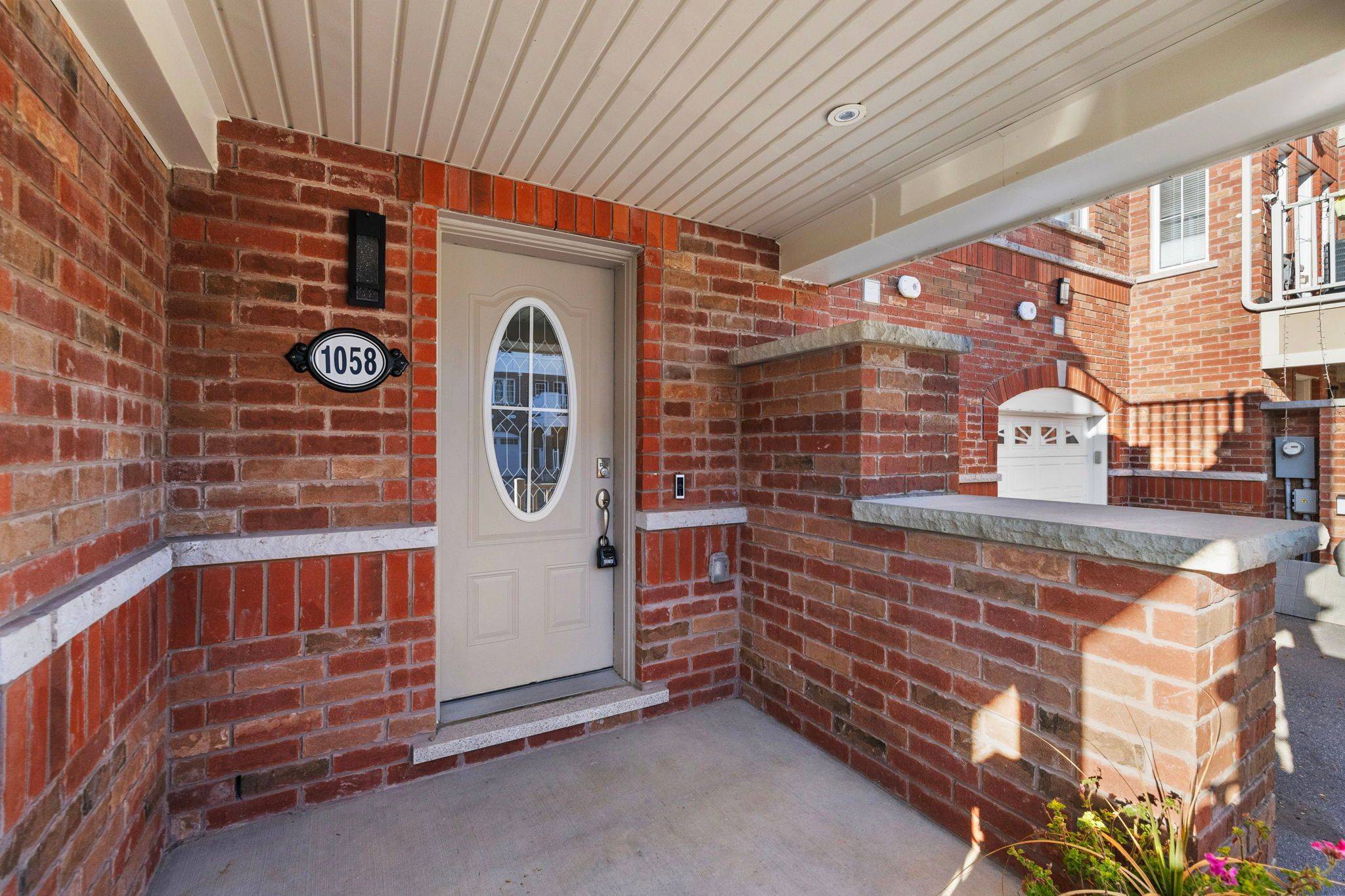 1058 Clipper LN, Pickering, ON L1X 0E9