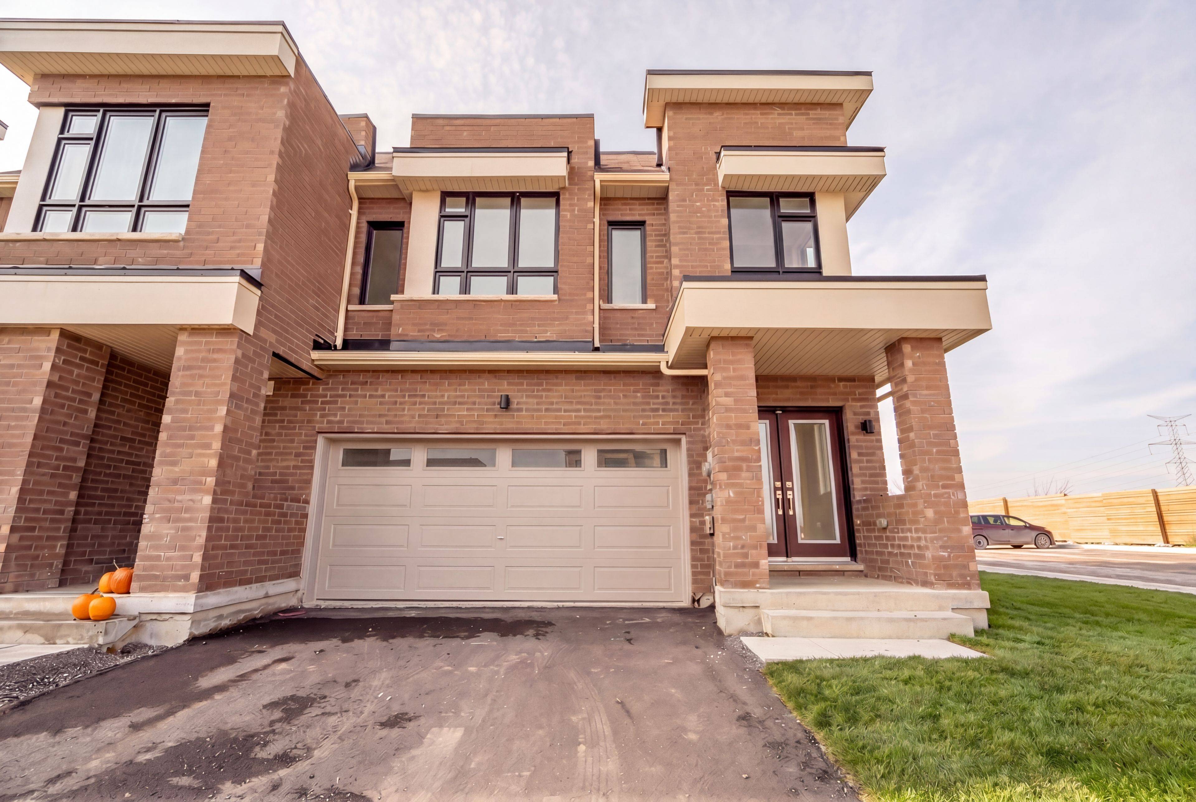 101 Sailors LNDG, Clarington, ON L1C 7G4