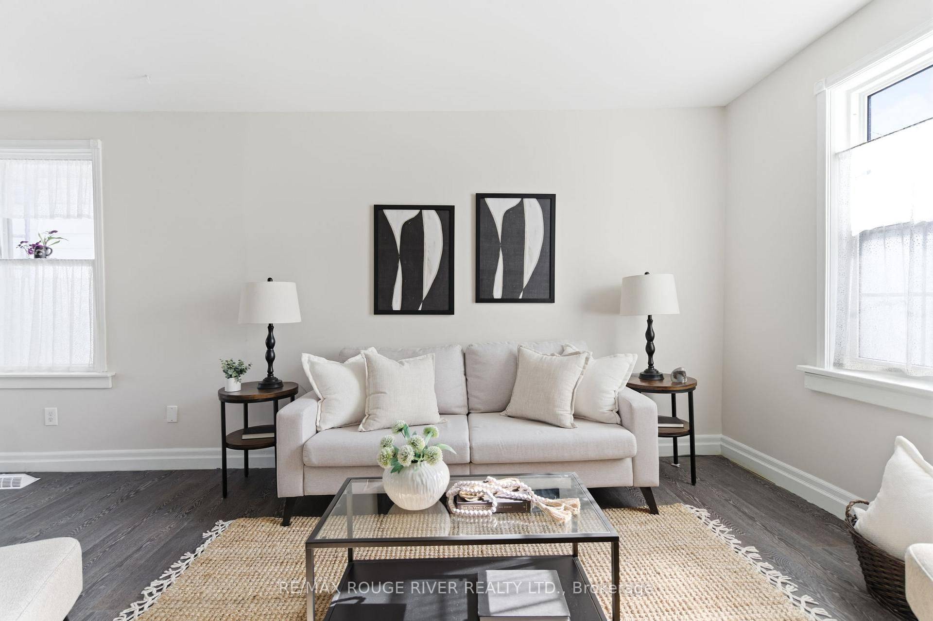 195 Burk ST, Oshawa, ON L1J 4C2