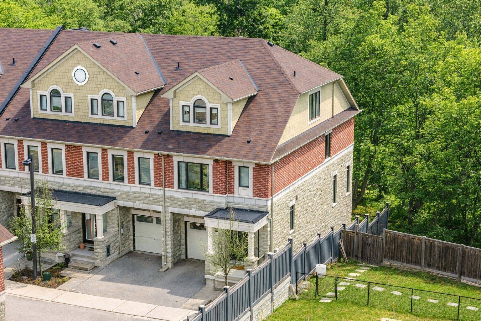 57 Hiawatha CT, Vaughan, ON L4L 0J2