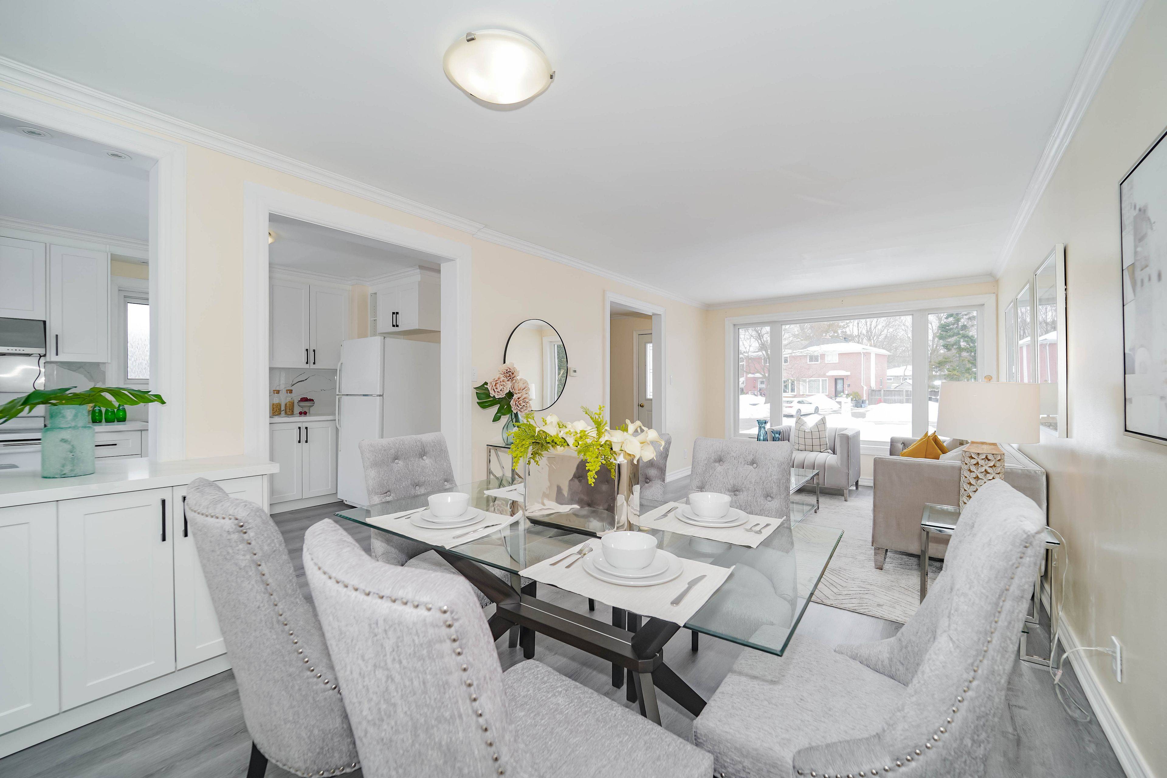 22 Jones CT, Aurora, ON L4G 2B8