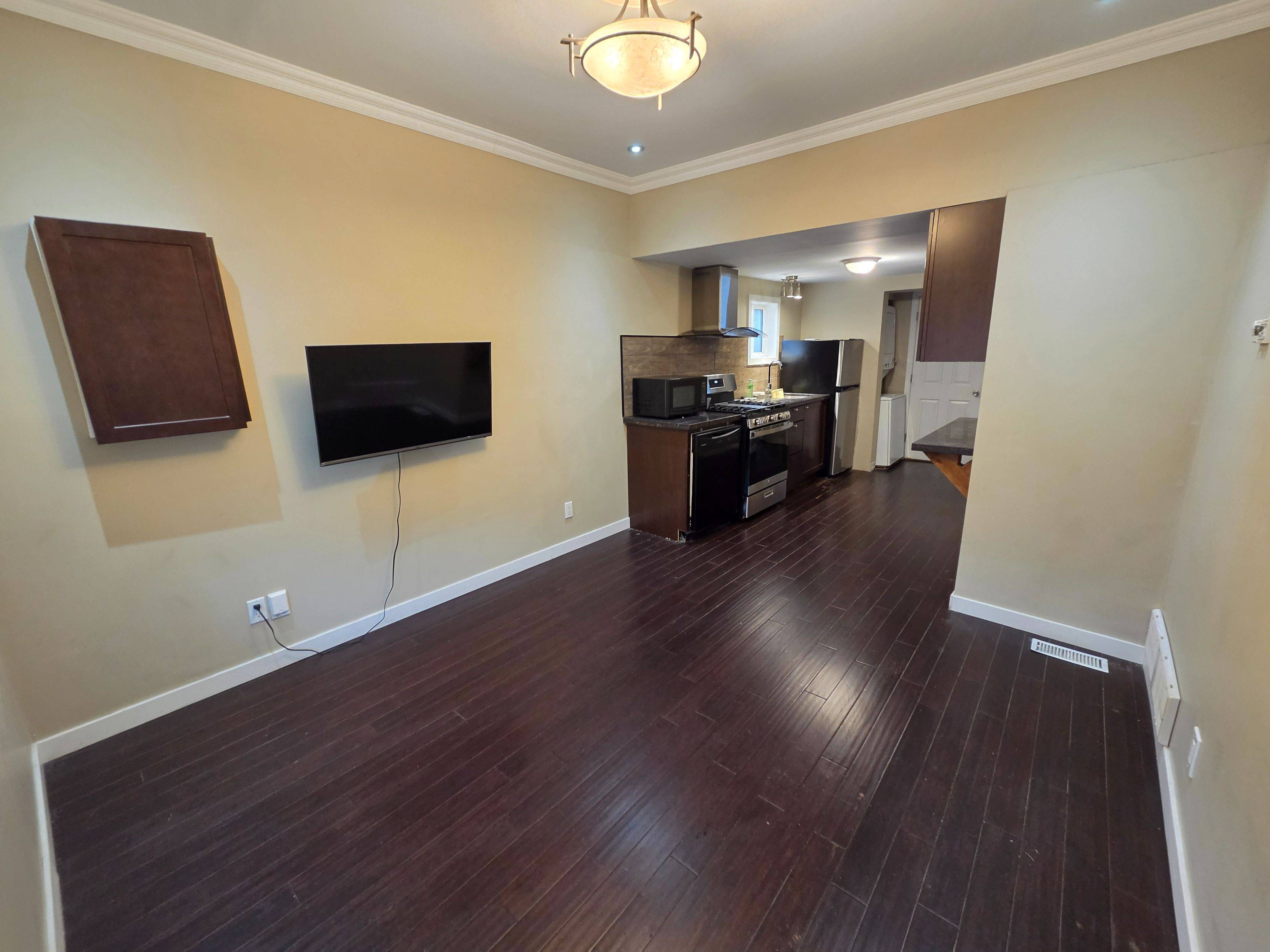 44 Beechwood AVE #Main, Toronto W03, ON M6N 4T1