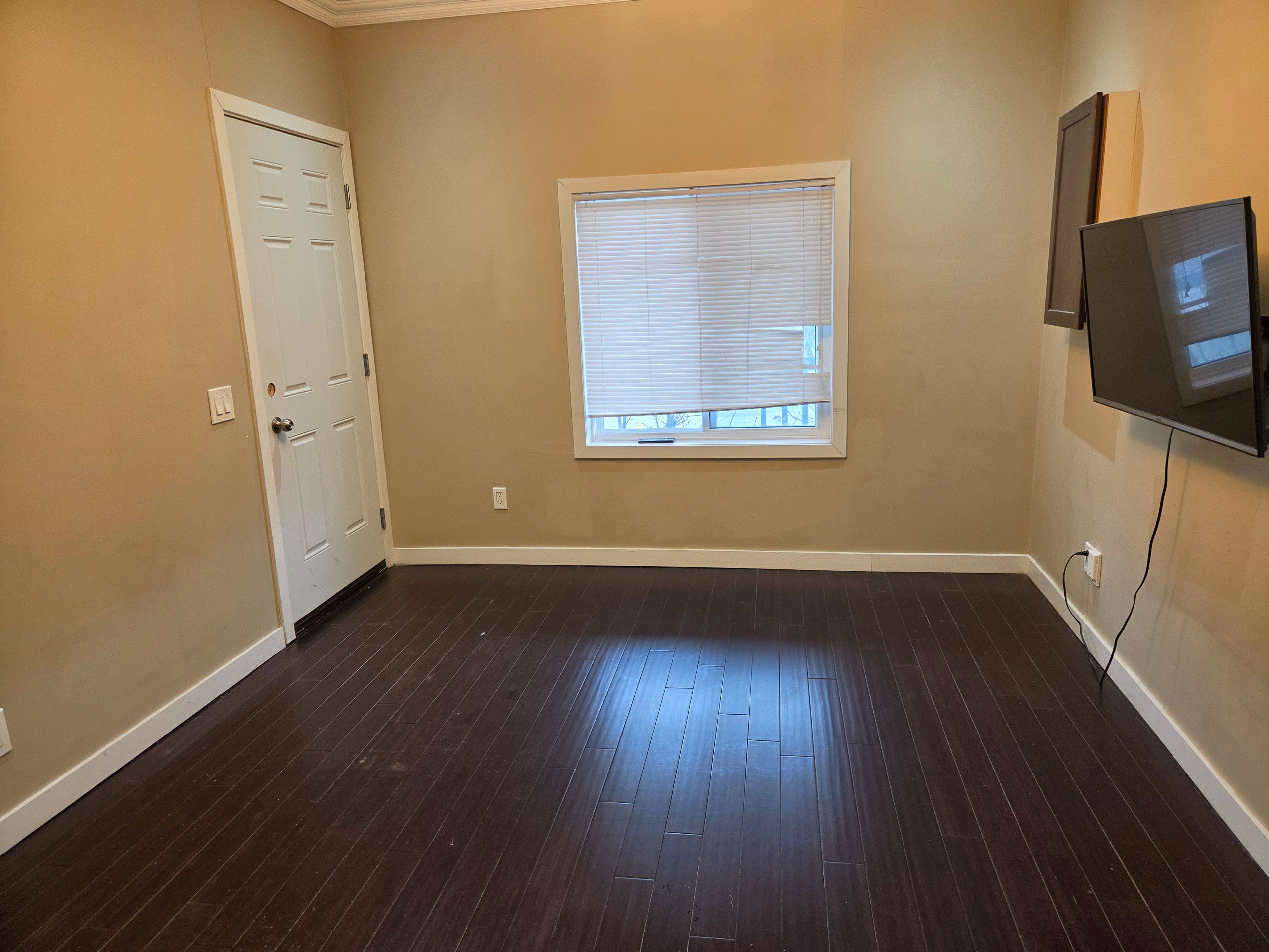 44 Beechwood AVE #Main, Toronto W03, ON M6N 4T1