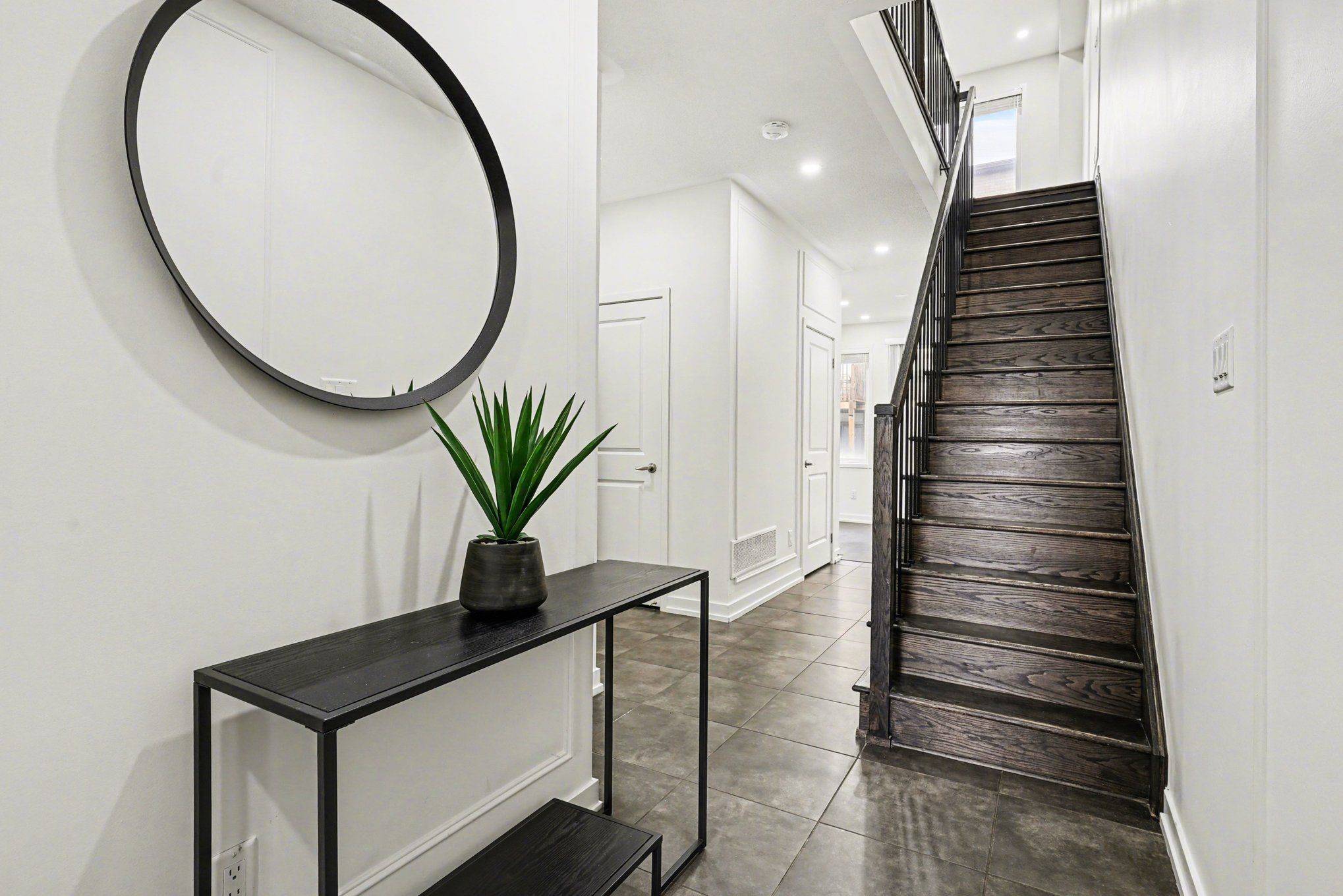 197 Sabina DR, Oakville, ON L6H 0L4